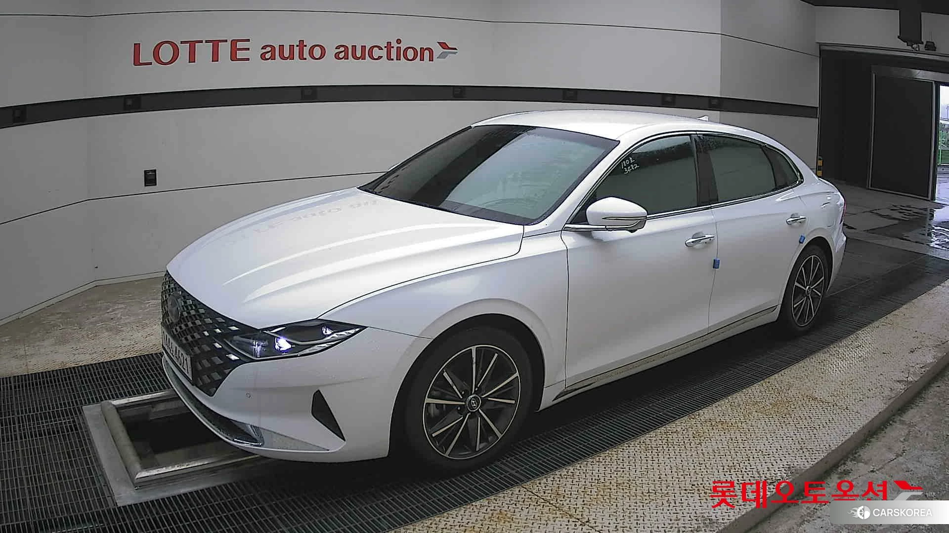 Hyundai Grandeur 2022 Белый из Кореи, фото 4