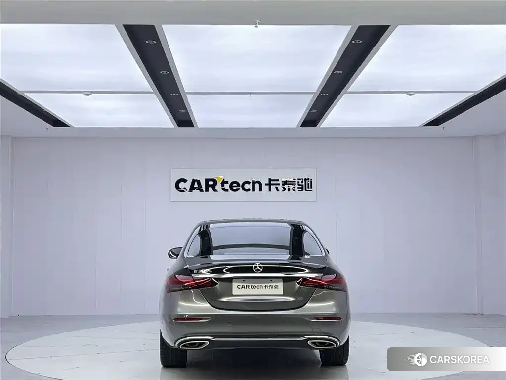 Mercedes-Benz E-Class 2023 Черный из Китая, фото 4
