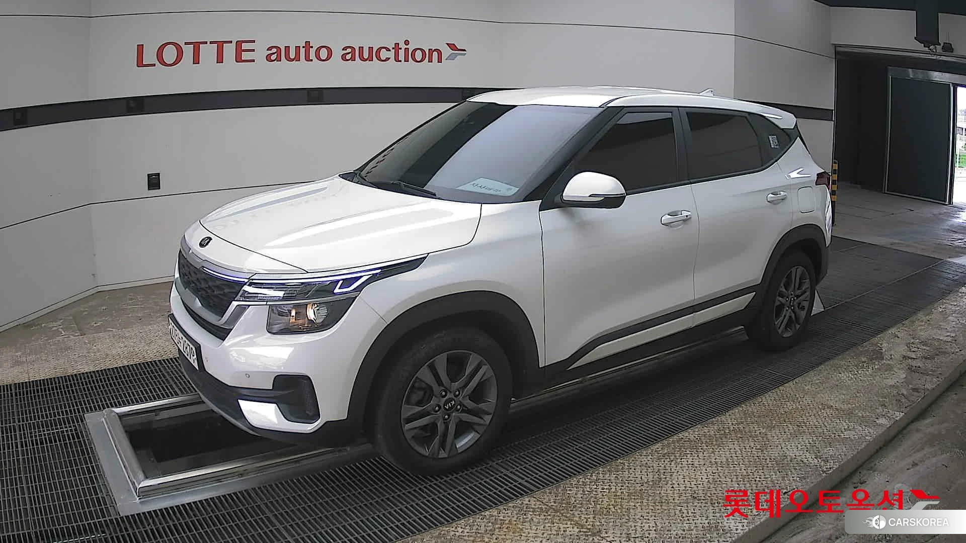 Kia Seltos 2020 Snow White Pearl из Кореи, фото 4