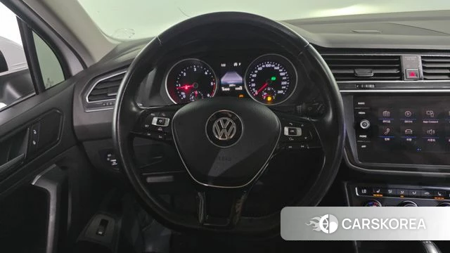 Volkswagen Tiguan second Generation 2018 Белый из Кореи, фото 4