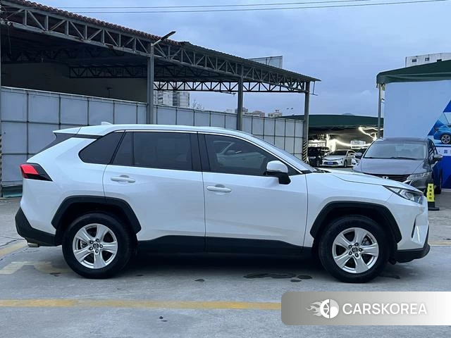 Toyota RAV4 Rongfang 2022 Белый из Китая, фото 4