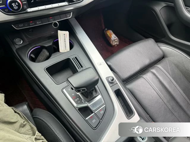 Audi A4L 2021 Темно-серый из Китая, фото 4