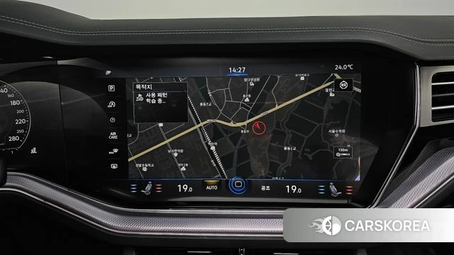 Volkswagen Touareg 3rd generation 2020 Белый из Кореи, фото 4
