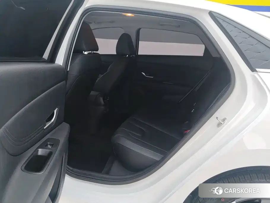Hyundai Elantra 2026 Белый из Китая, фото 5
