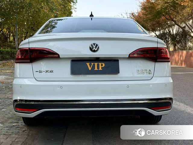 Volkswagen Bora 2023 Белый из Китая, фото 4