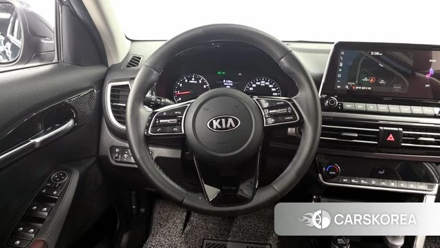 Kia Seltos 2021 Серый из Кореи, фото 4