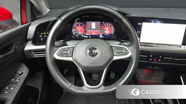 Volkswagen Golf 8th Generation 2023 Красный из Кореи, фото 4