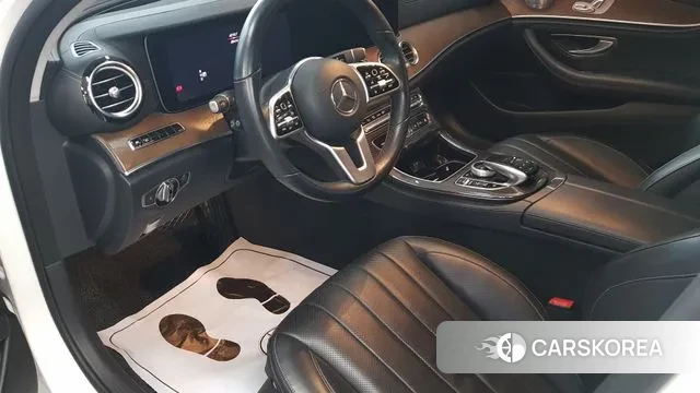 Mercedes-Benz E-Class W213 2018 Белый из Кореи, фото 4