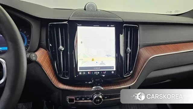 Volvo XC60 second Generation 2024 Белый из Кореи, фото 4