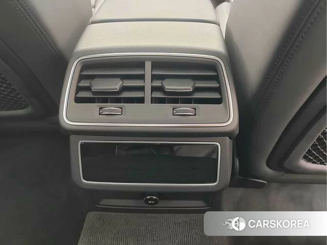 Audi A7 2024 Серебристо-серый из Китая, фото 4