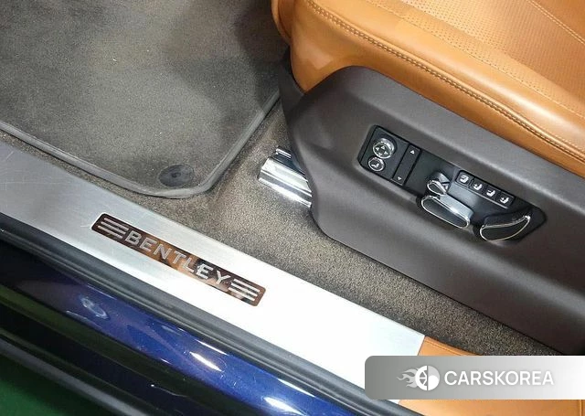 Bentley Bentayga 2021 Синий из Кореи, фото 4