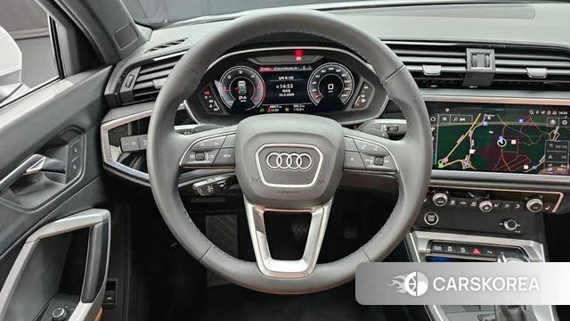 Audi Q3 (F3) 2023 Белый из Кореи, фото 4