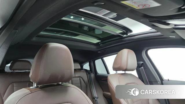 BMW X4 (G02) 2022 Серебристо-серый из Кореи, фото 4