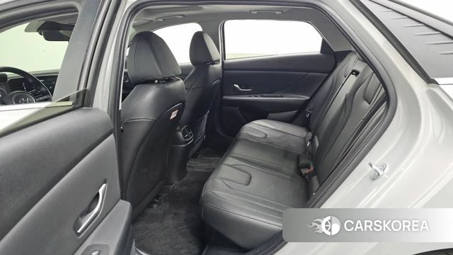 Hyundai Avante Hybrid (CN7) 2022 Серебристо-серый из Кореи, фото 4