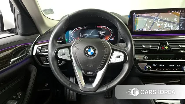 BMW 5 Series (G30) 2021 Белый из Кореи, фото 4