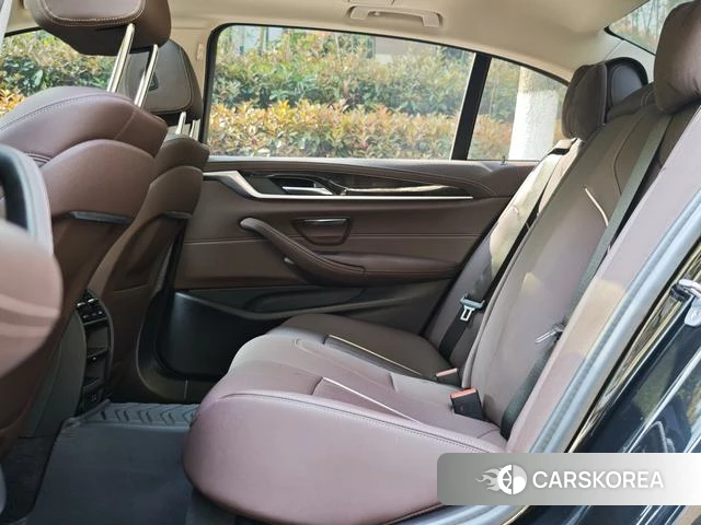 BMW 5 series 2021 Черный из Китая, фото 4