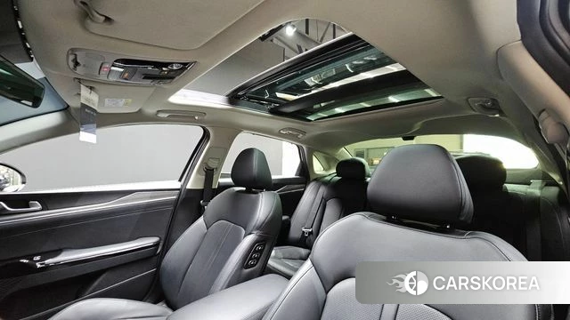 Kia The New K5 Hybrid 3rd generation 2024 Серебристо-серый из Кореи, фото 4
