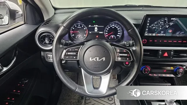 Kia The New K3 2nd generation 2023 Белый из Кореи, фото 4