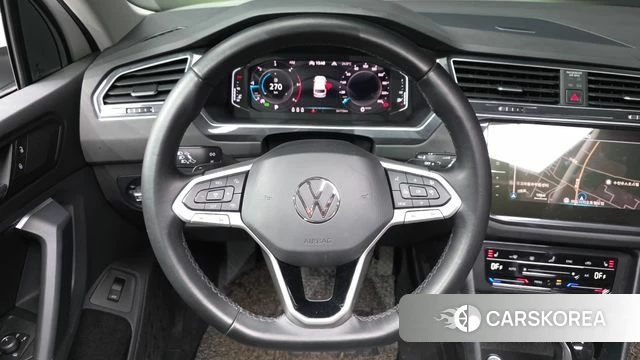 Volkswagen Tiguan second Generation 2022 Белый из Кореи, фото 4
