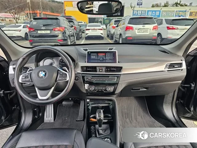 BMW X1 (F48) 2021 Черный из Кореи, фото 4