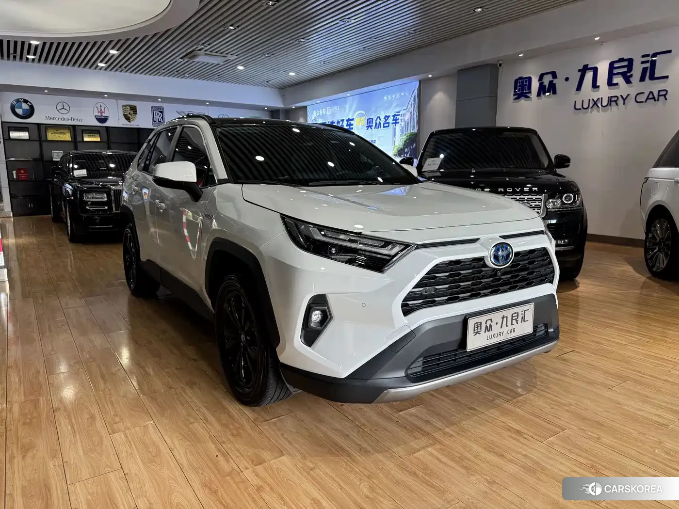 Toyota RAV4 2023 Белый из Китая, фото 4