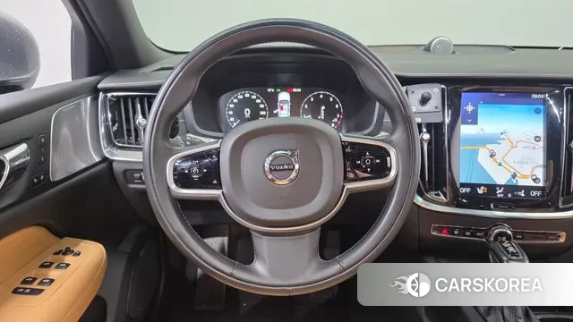 Volvo S60 3rd generation 2019 Светло-серебряный цвет из Кореи, фото 4