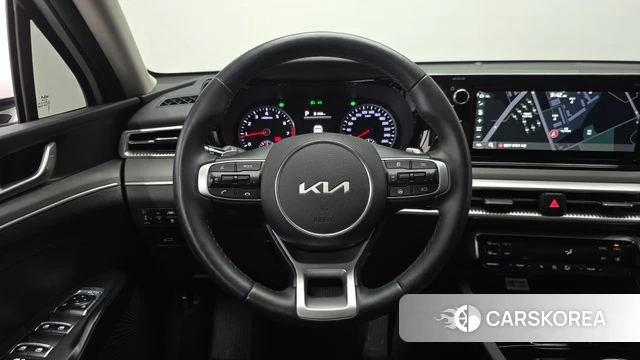 Kia K5 3rd generation 2023 Белый из Кореи, фото 4