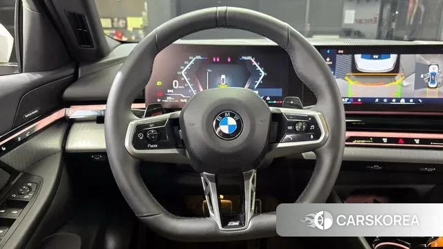 BMW 5 Series (G60) 2024 Белый из Кореи, фото 4