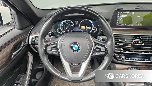BMW 5 Series (G30) 2018 Белый из Кореи, фото 4
