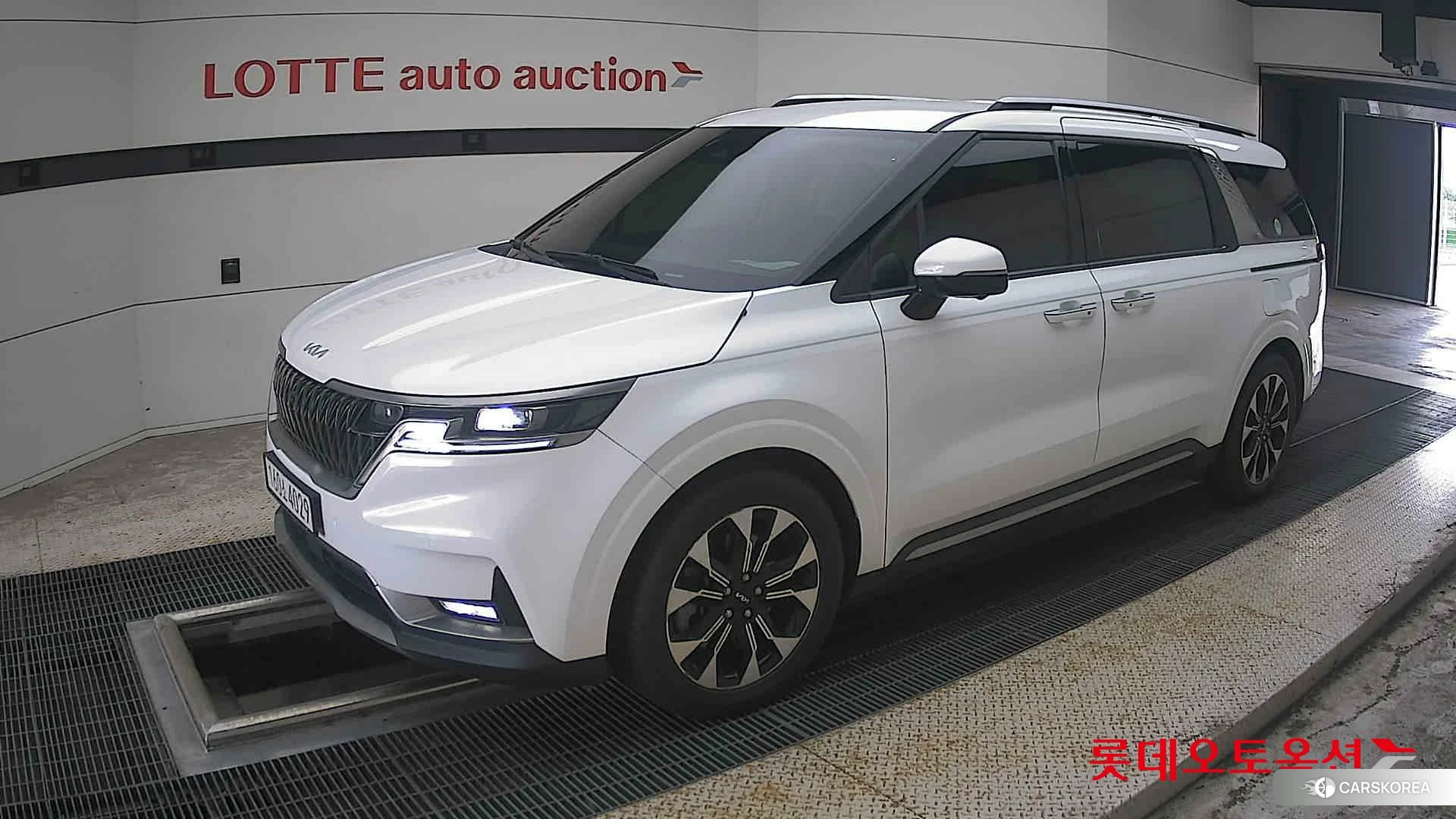 Kia Carnival 2023 Белый из Кореи, фото 4