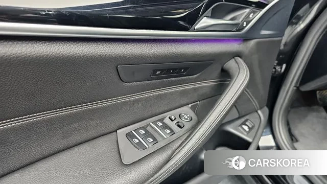 BMW 5 Series (G30) 2019 Черный из Кореи, фото 4