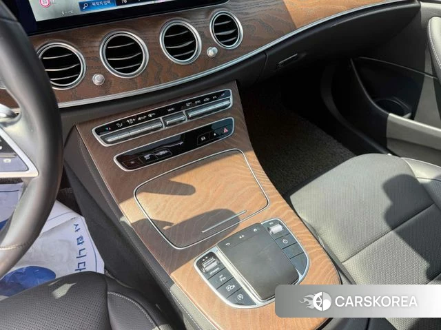 Mercedes-Benz E-Class W213 2021 Белый из Кореи, фото 4