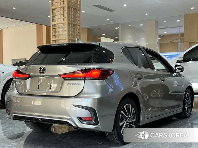 Lexus CT 2020 Серебристо-серый из Китая, фото 4