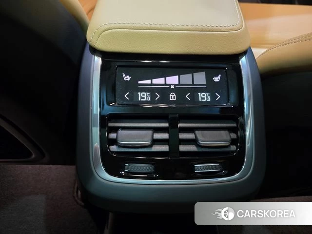 Volvo XC60 second Generation 2025 Белый из Кореи, фото 4