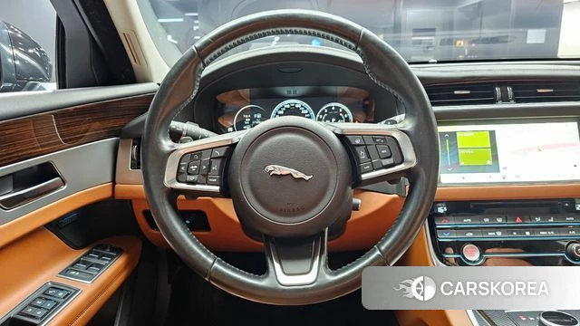 Jaguar XF (X260) 2018 Черный из Кореи, фото 4