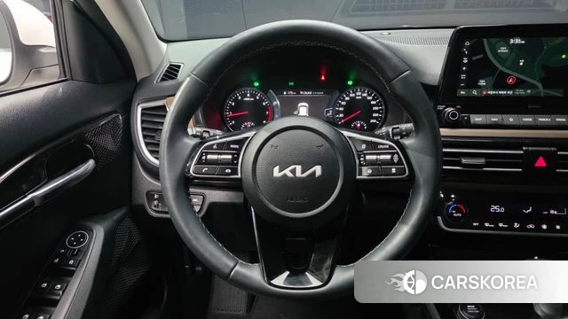 Kia Seltos 2022 Белый из Кореи, фото 4