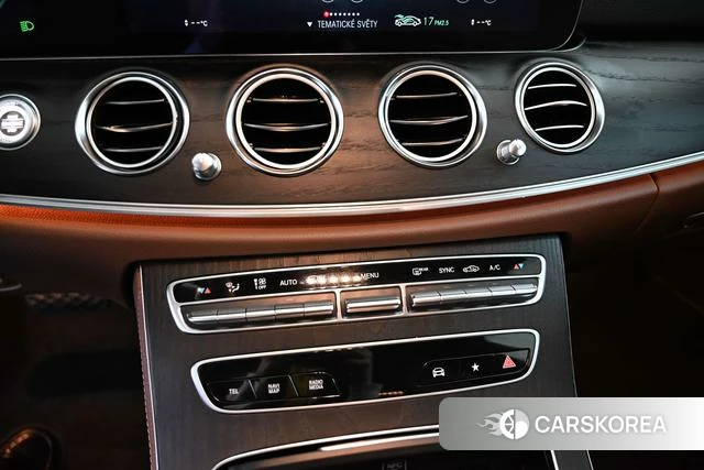 Mercedes-Benz E-class 2023 Черный из Китая, фото 4