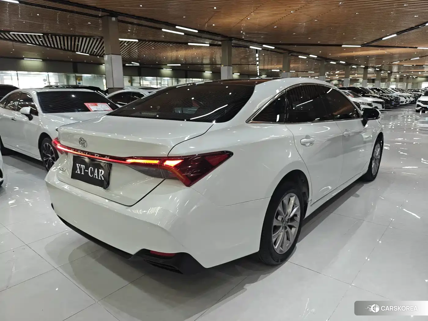 Toyota Avalon 2024 Белый из Китая, фото 4