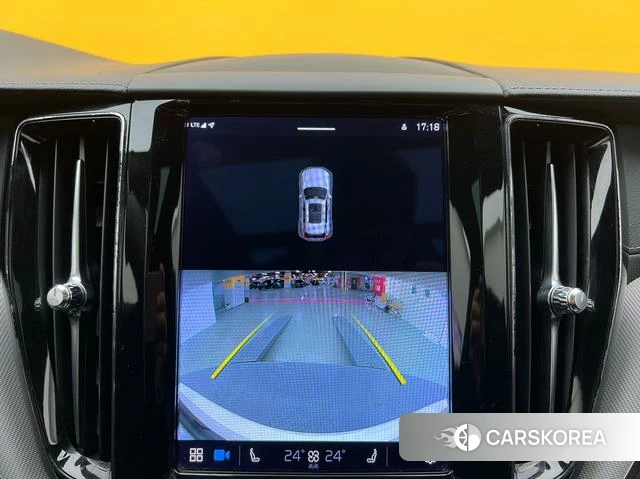 Volvo XC60 2023 Белый из Китая, фото 4
