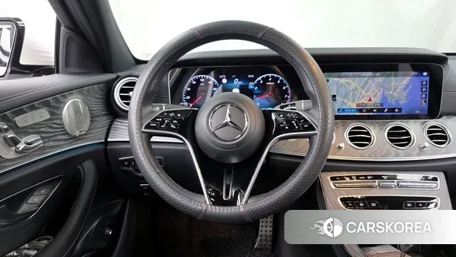 Mercedes-Benz E-Class W213 2023 Белый из Кореи, фото 4