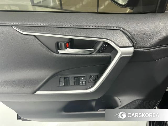 Toyota RAV4 5th Generation 2025 Черный из Кореи, фото 4