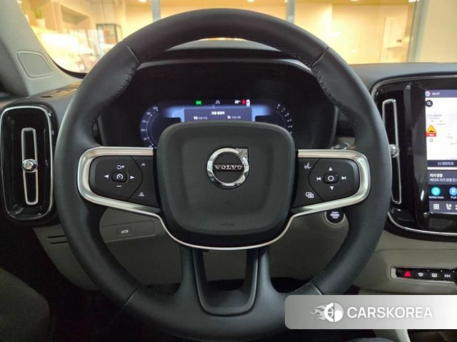 Volvo XC40 2026 Белый из Кореи, фото 4