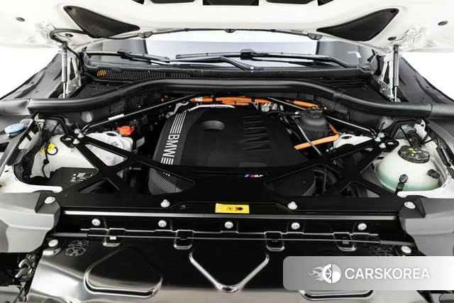 BMW XM 2025 Белый из Китая, фото 4