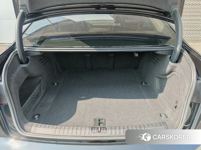 Audi A6L 2023 Черный из Китая, фото 4