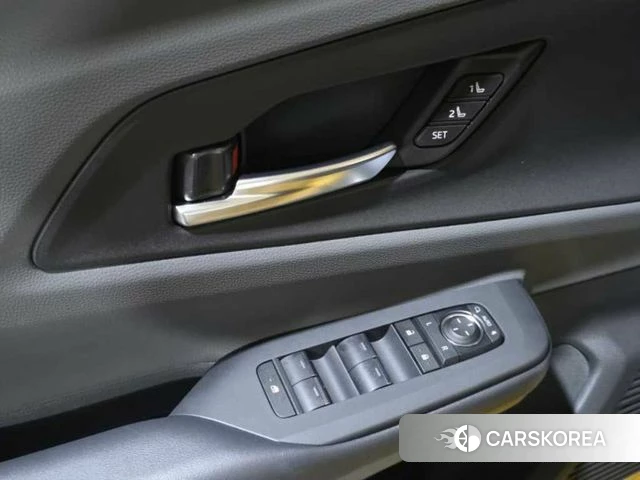 Toyota Prius 5th Generation 2026 Желтый из Кореи, фото 4