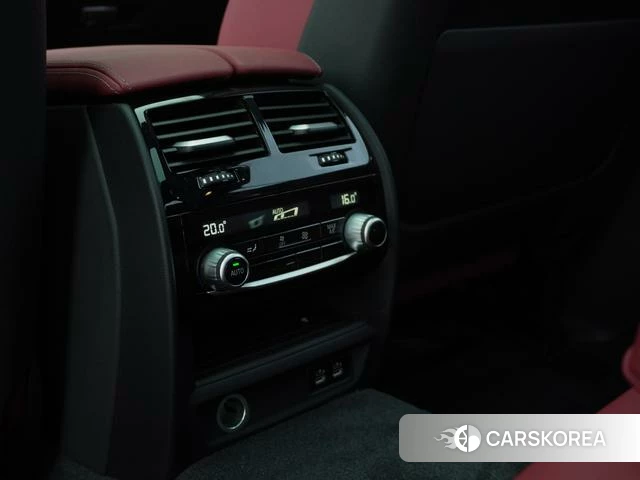 BMW 5 series 2022 Белый из Китая, фото 4