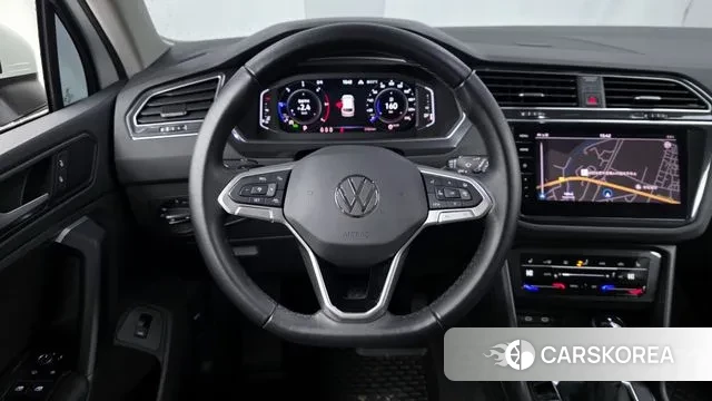 Volkswagen Tiguan second Generation 2023 Белый из Кореи, фото 4