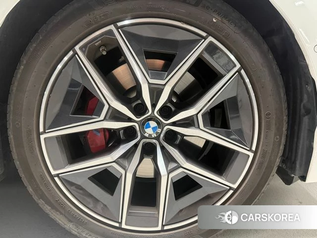 BMW 5 Series (G60) 2024 Белый из Кореи, фото 4