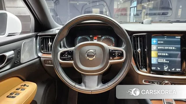Volvo S60 3rd generation 2021 Белый из Кореи, фото 4