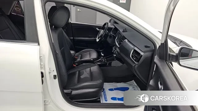 Kia Stonic 2019 Белый из Кореи, фото 4